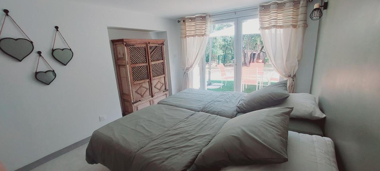 Location A La Semaine Appartement Néoules Buitenkant foto
