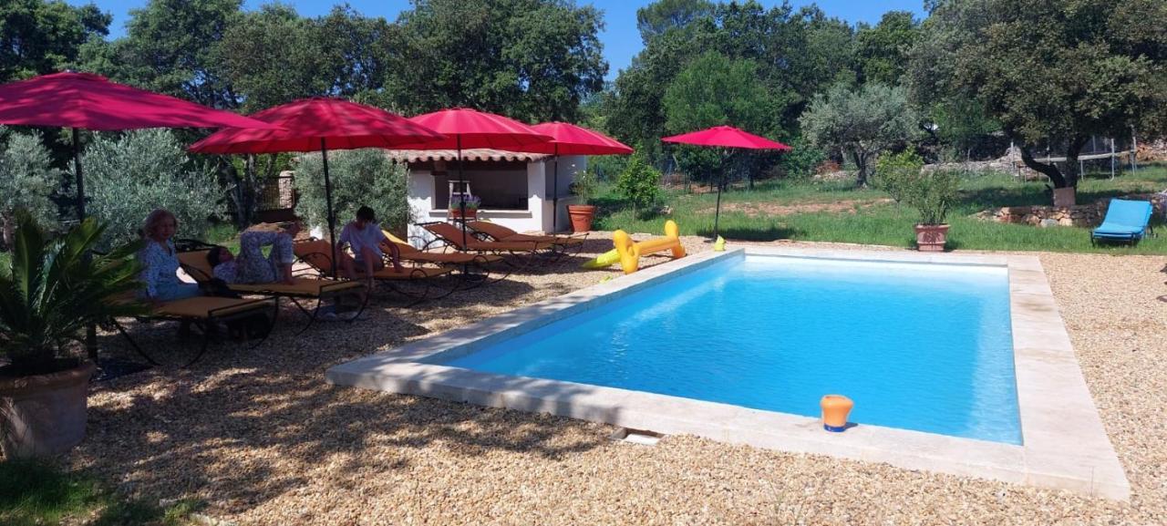 Location A La Semaine Appartement Néoules Buitenkant foto